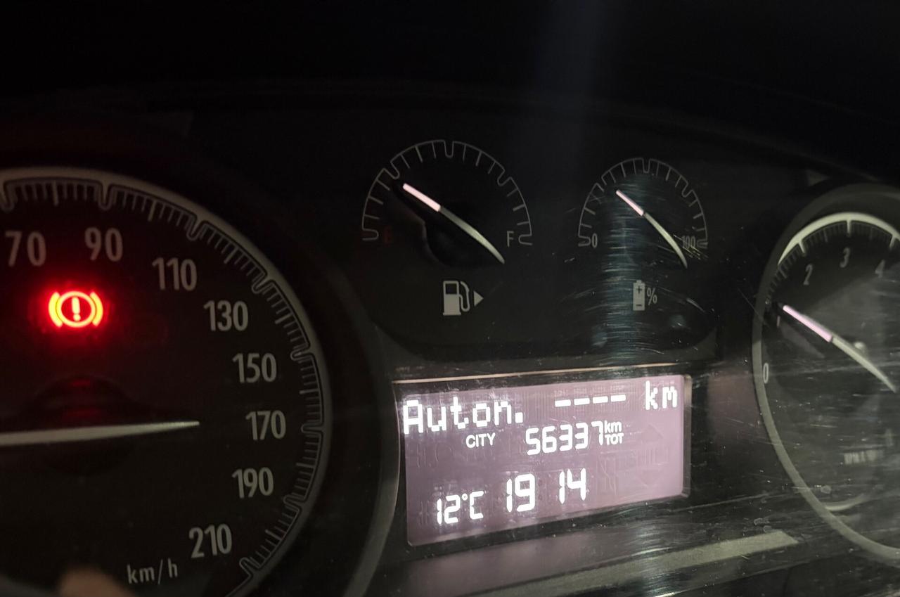 Lancia Ypsilon 1.0 Firefly hybrid