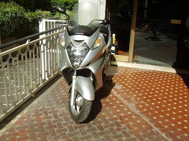 Honda Silver Wing 600 scooter