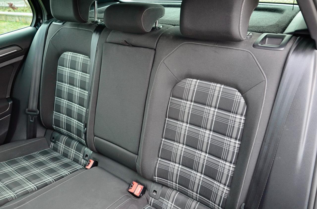 VOLKSWAGEN GOLF GTD 2.0 TDI 184cv DSG, UNICOPROPRIETARIO, EURO 6D, APPLE ANDROID, 18", PERMUTE