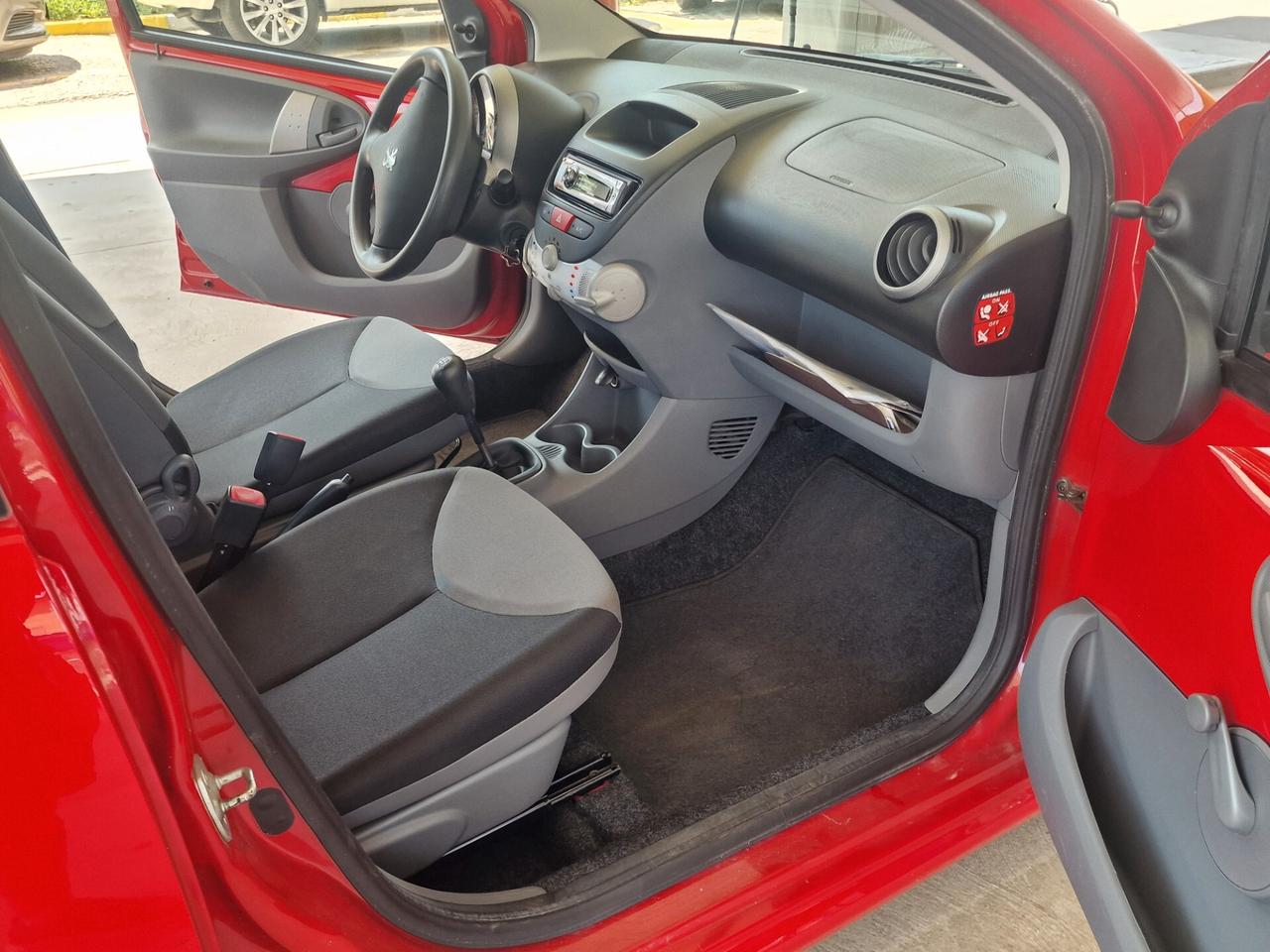 Peugeot 107 1.0 68CV 5p. Sweet Years 2Tronic