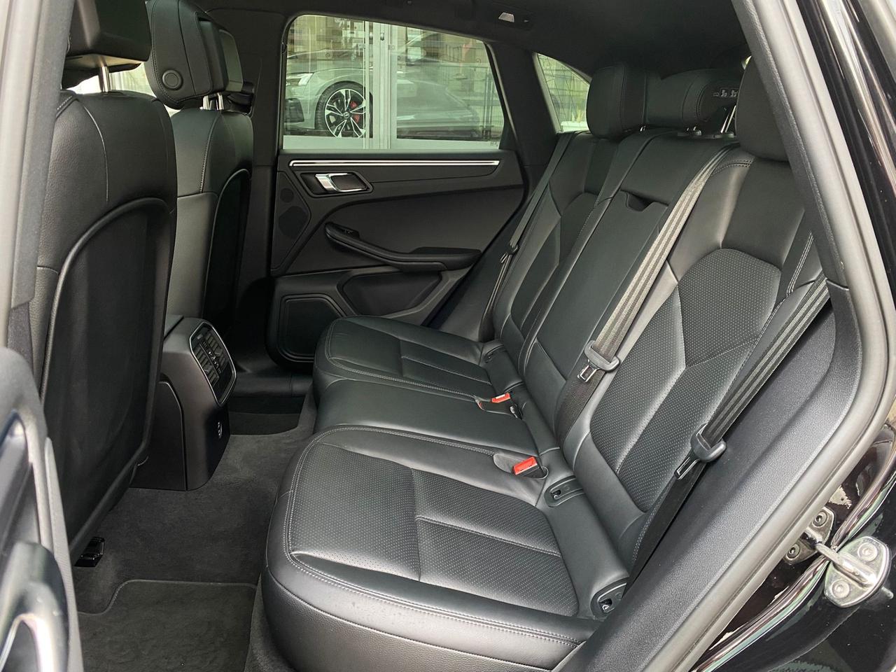 PORSCHE MACAN 2.0 NY 2023 TETTO APRIBILE