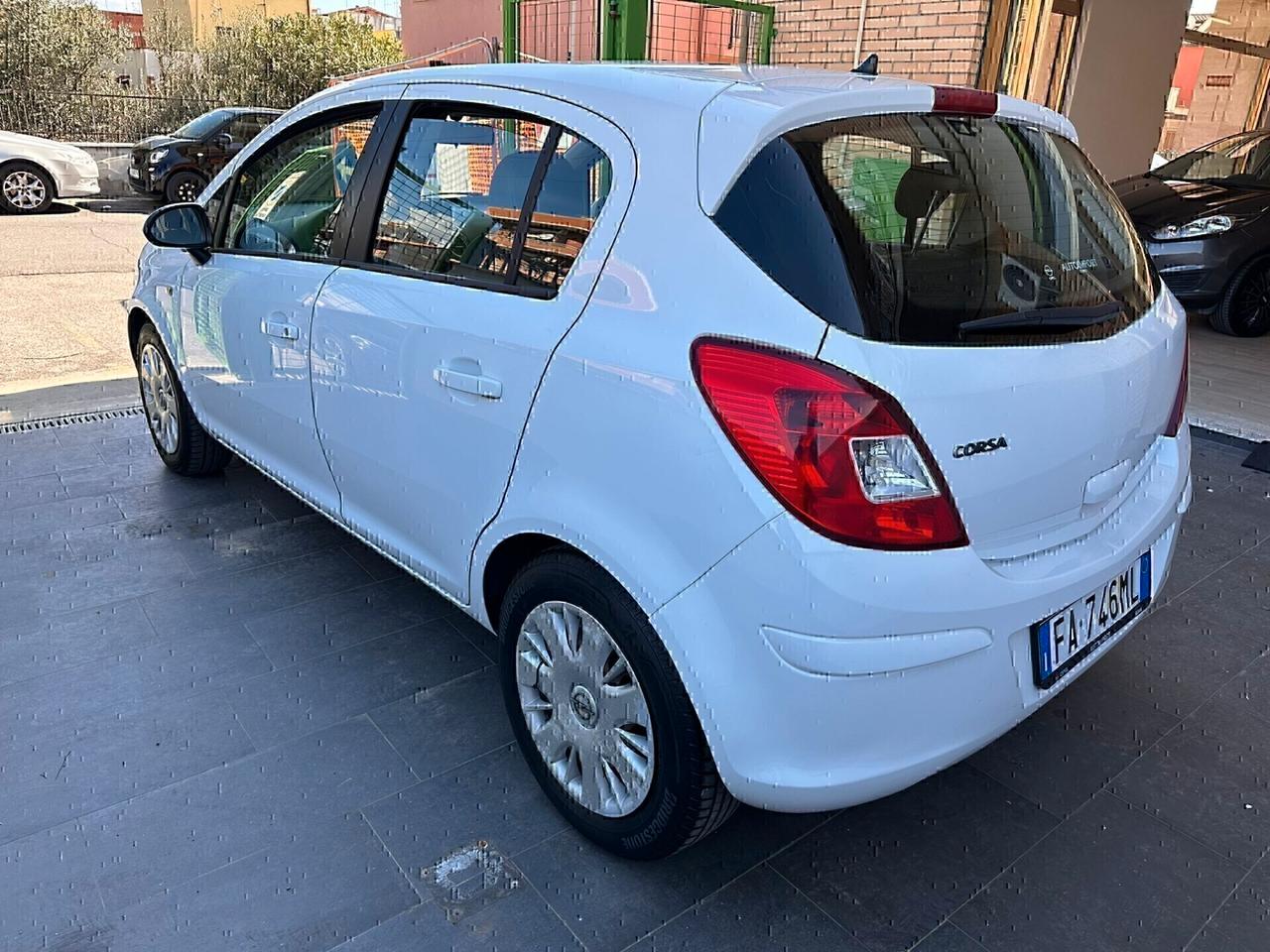 Opel Corsa 1.2 5 porte - berlina 2 volumi GPL