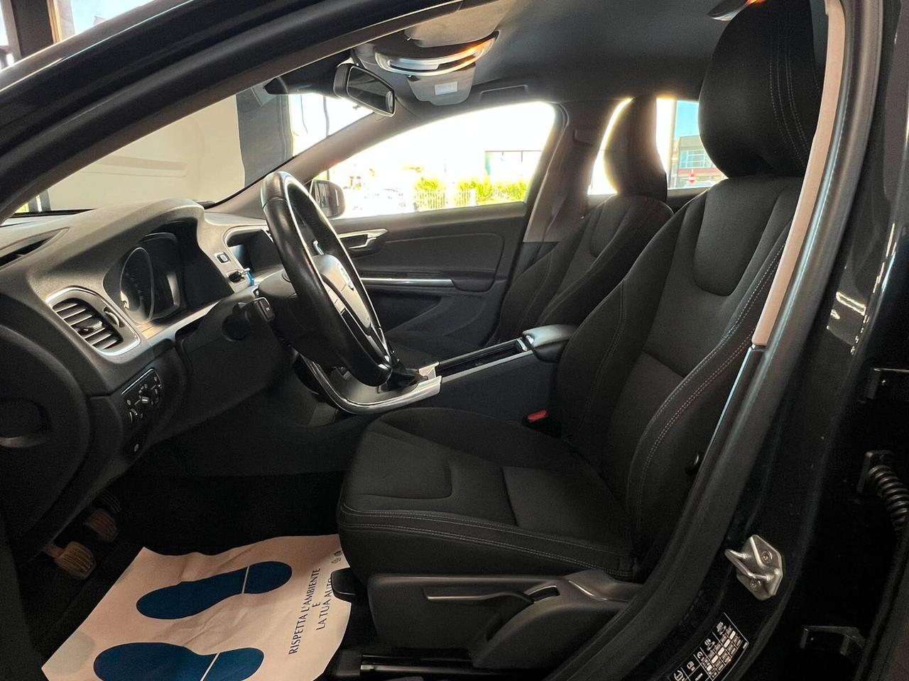 VOLVO S60 2.0 d4 Kinetic 190cv - IVA ESPOSTA