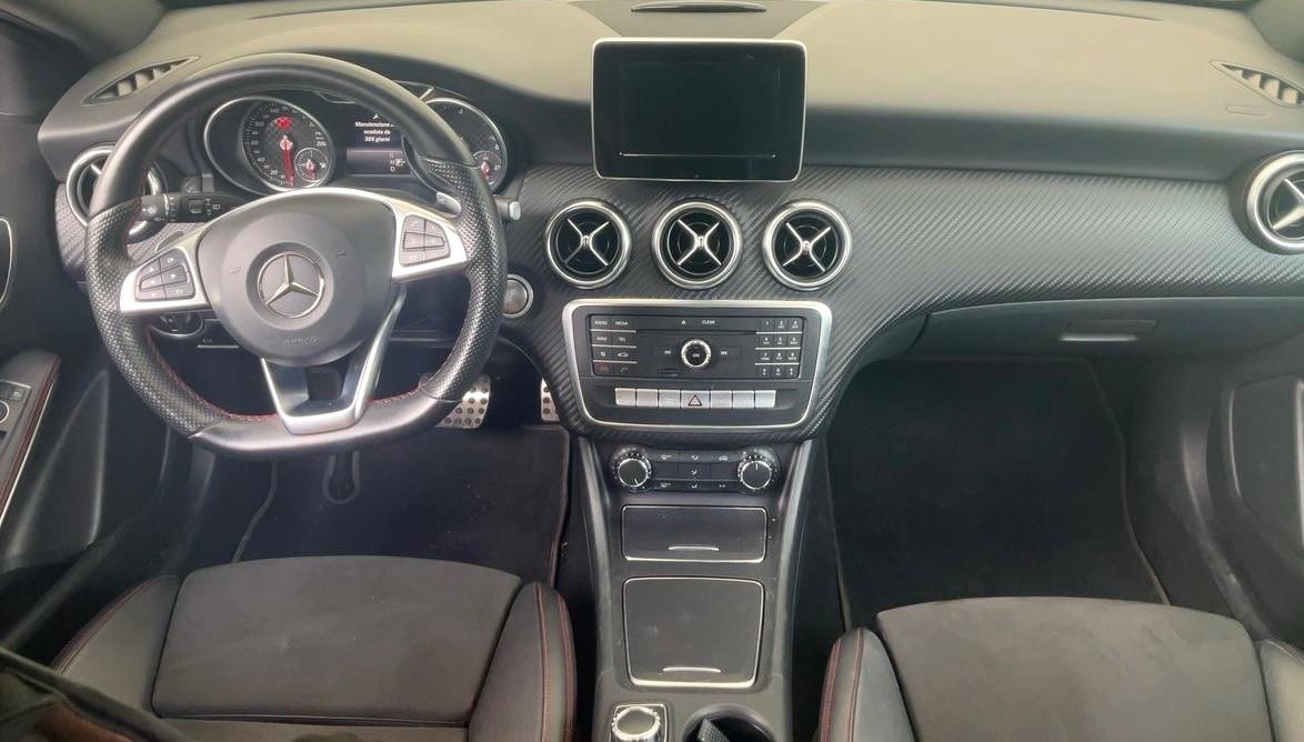 MERCEDES A200d PREMIUM Amg - Led Navi 18