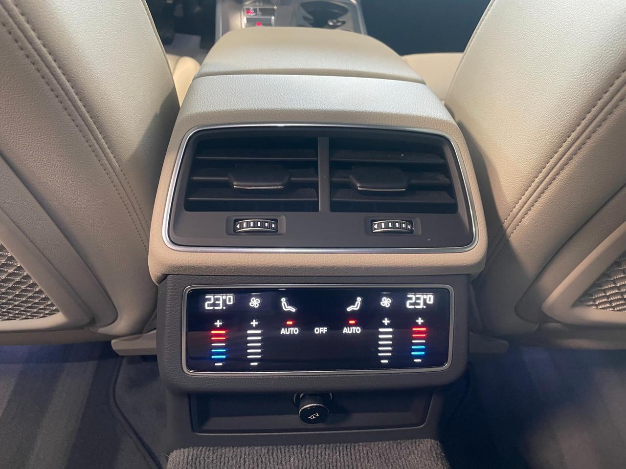 Audi A6 Avant 40 2.0 TDI quattro ultra S tronic S Line PELLE