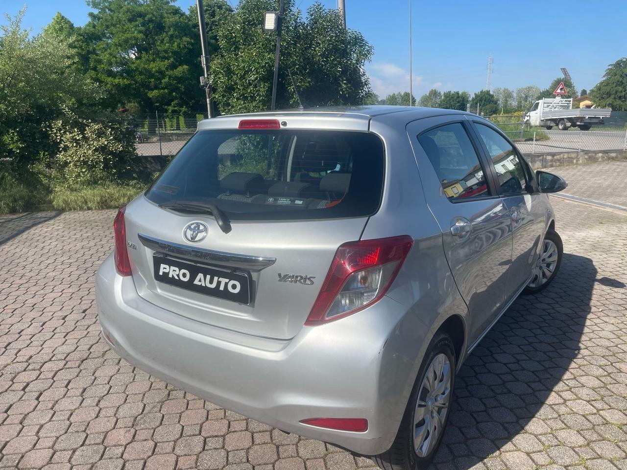 Toyota Yaris 1.4 D-4D 5 porte Lounge