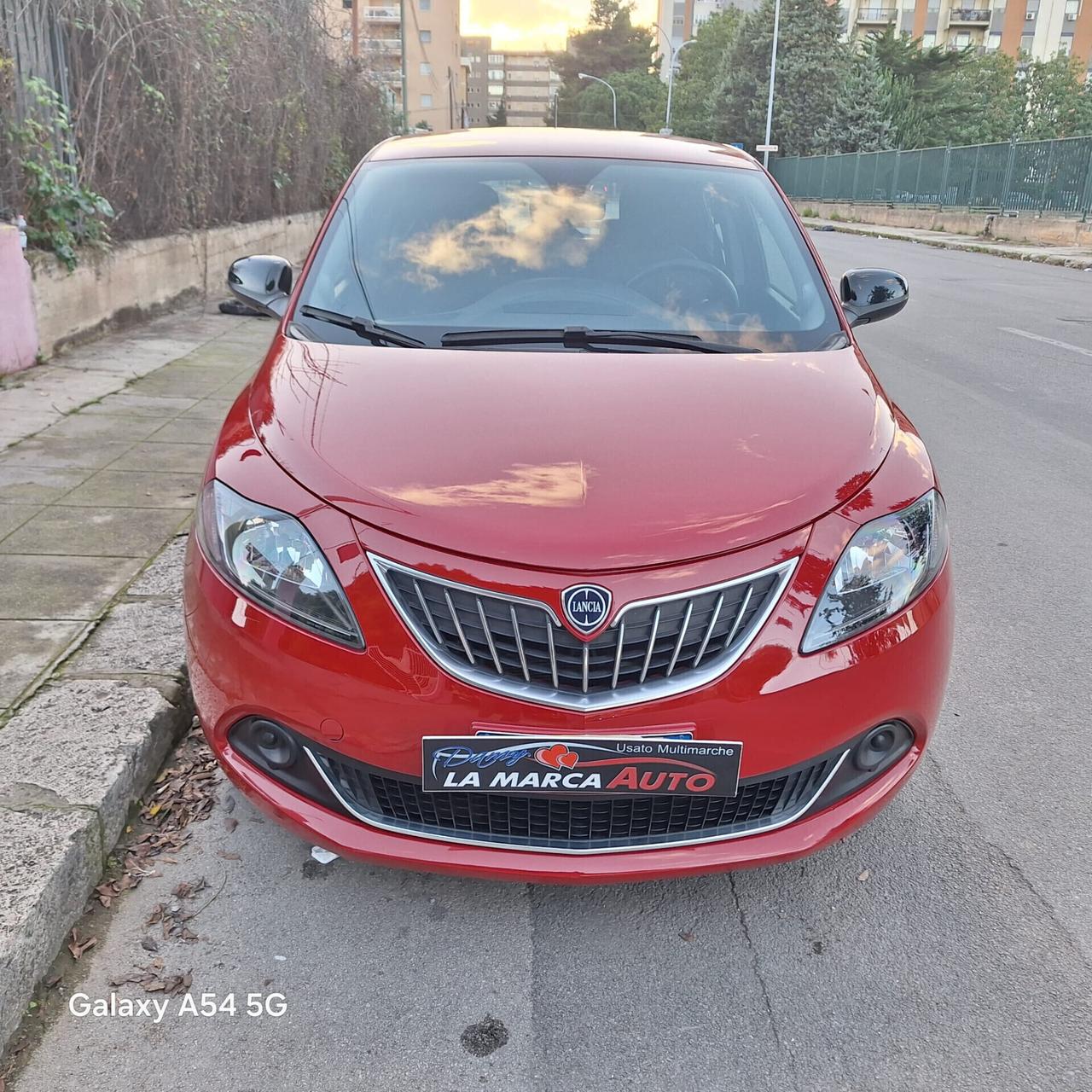 Lancia Ypsilon 1.0 FireFly 5 porte S&S Hybrid Silver