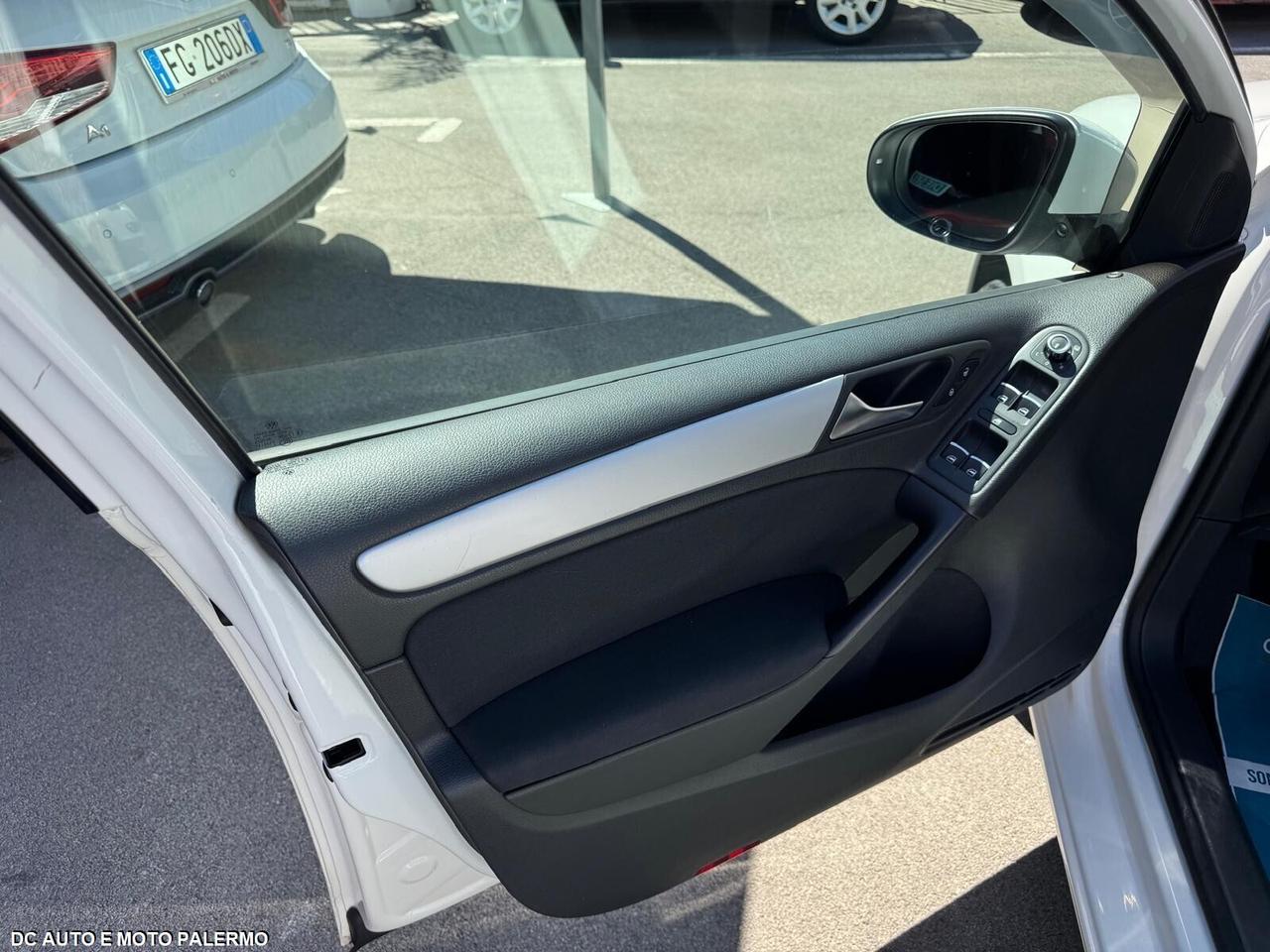 Volkswagen Golf 1.6 Diesel 105CV.Automatic.o.2012