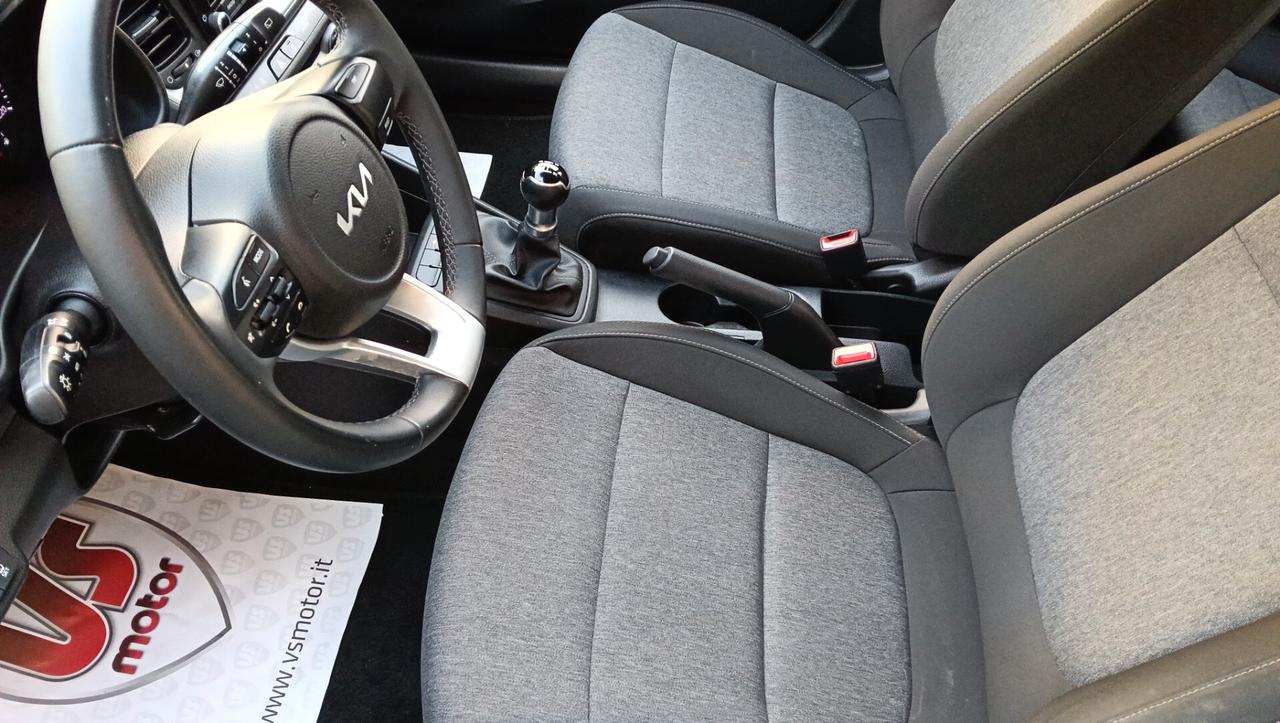 KIA STONIC 1.2 BENZ-RETROC-PREZZO PROMO!