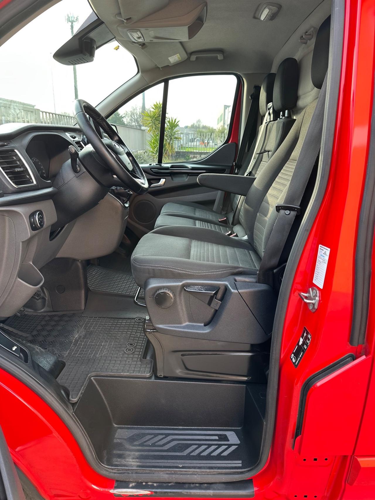 Ford Transit Custom 340 2.0 TDCi 130 PC Furgone Titanium