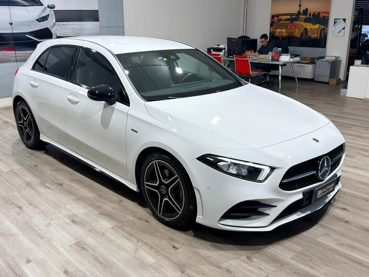 MERCEDES A200 D AUTO PREMIUM AMG LINE 2.0 150CV