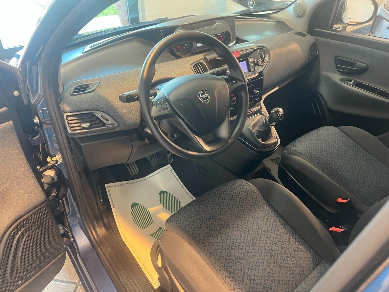 Lancia Ypsilon 1.0 FireFly 5 porte S&S Hybrid Silver Plus