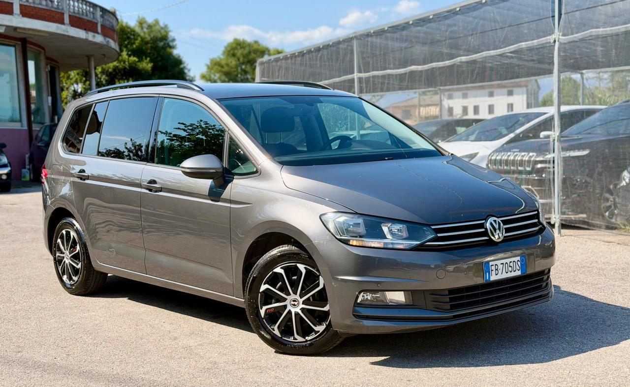 Volkswagen Touran 2016 1.6 TDI 7 posti OK NEOPATENTATI ! ! !