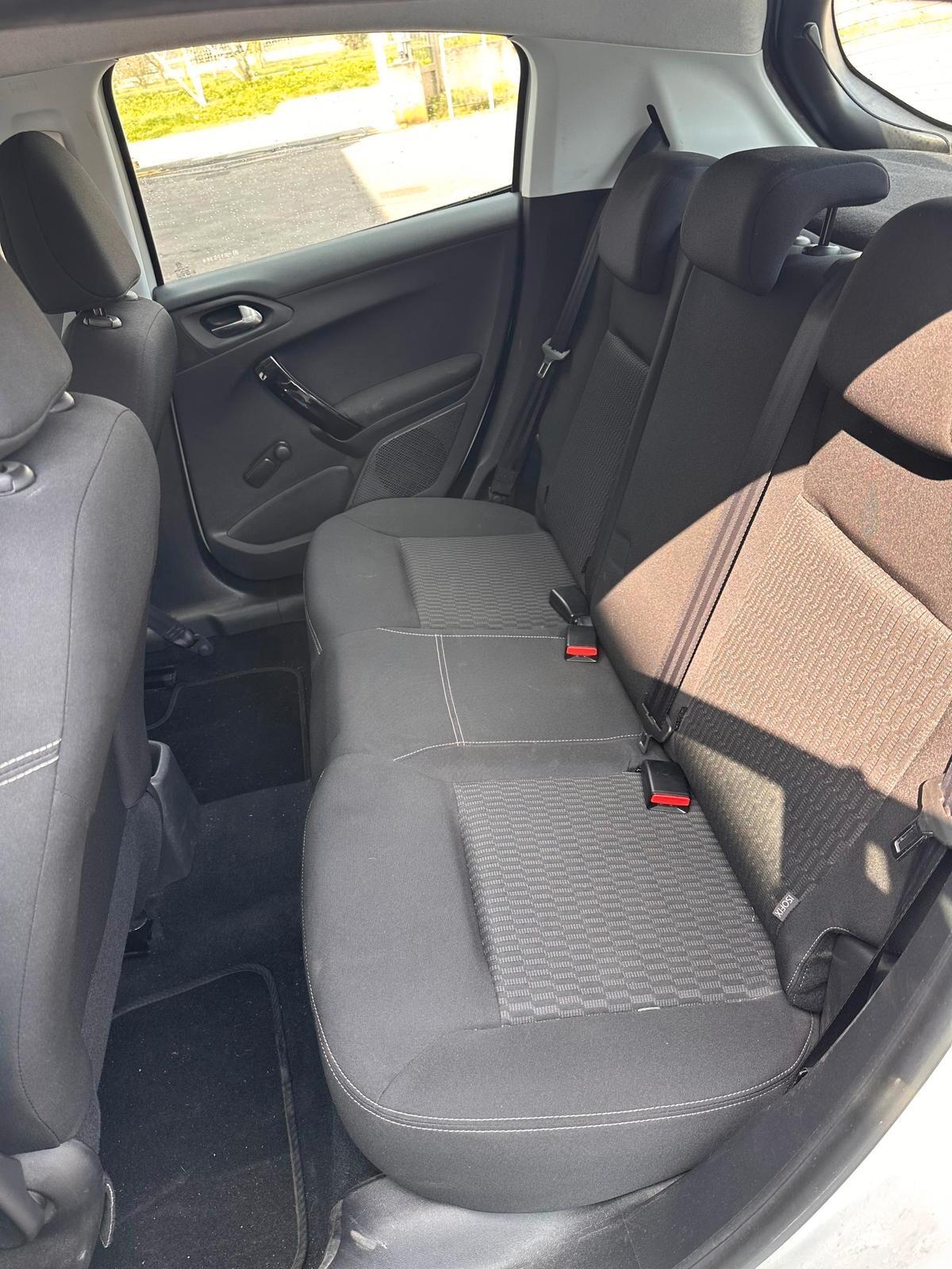 Peugeot 208 PureTech 82cv 5 porte Active