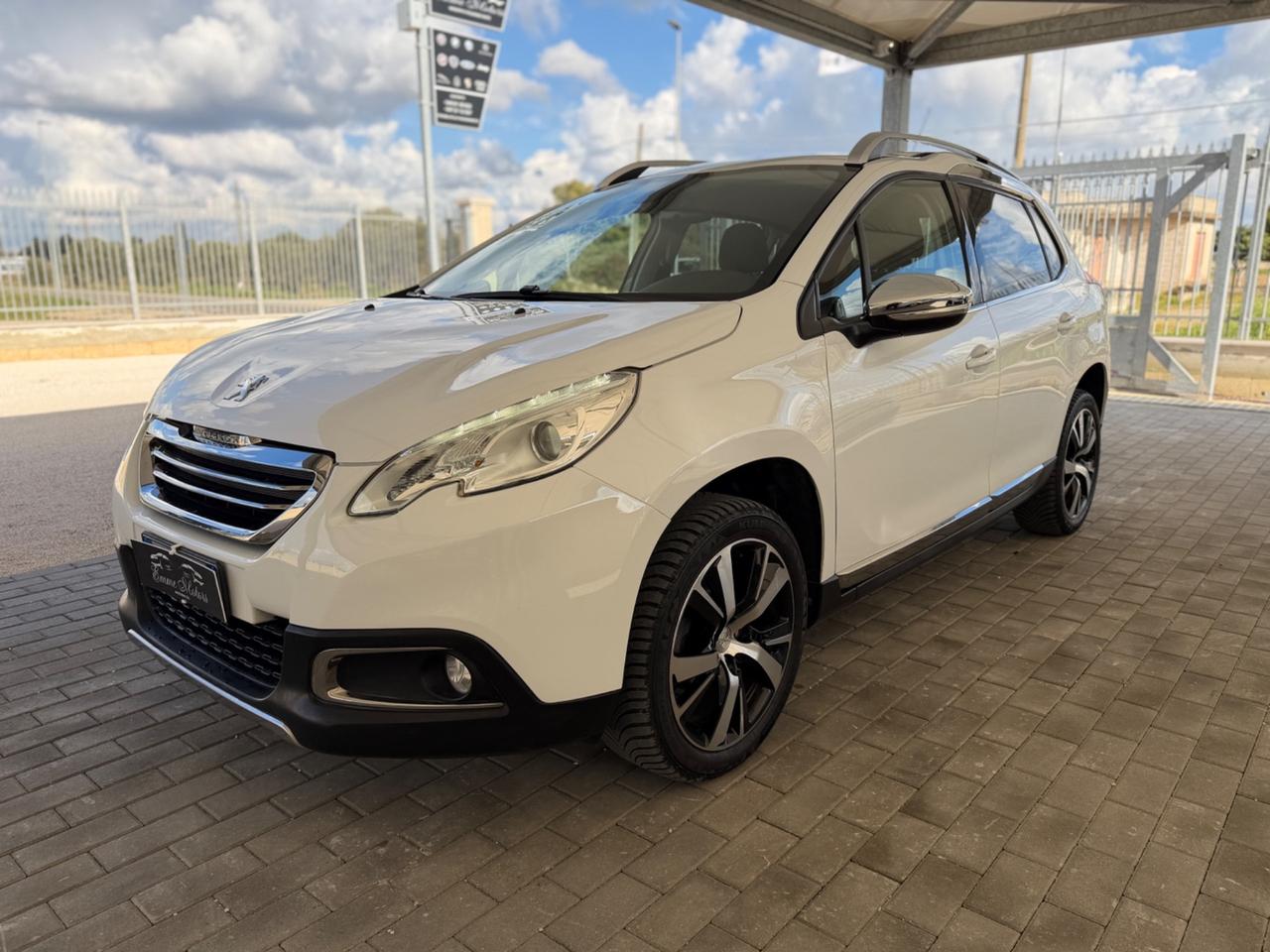 Peugeot 2008 BlueHDi 100 Allure FULL
