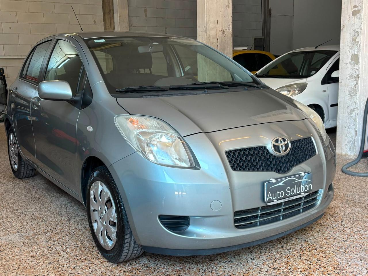 Toyota Yaris 1.0 5 porte Sol