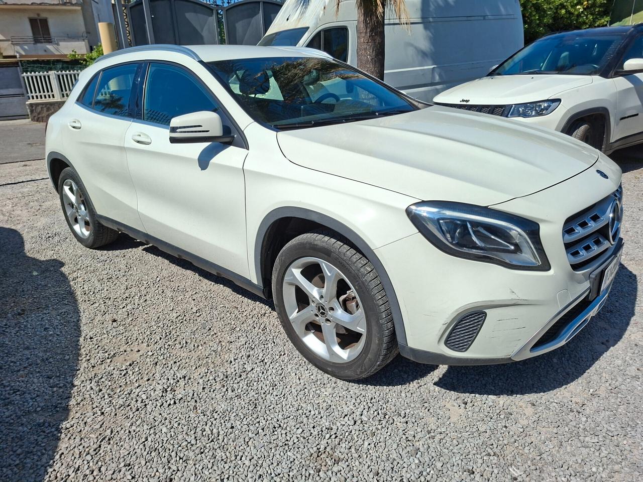 Mercedes-benz GLA 200 180 d Premium