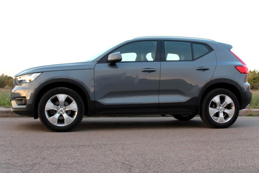 VOLVO XC40 D3 Momentum *FULL LED *Carplay