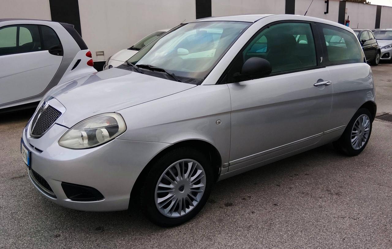 Lancia Ypsilon 1.2 Argento