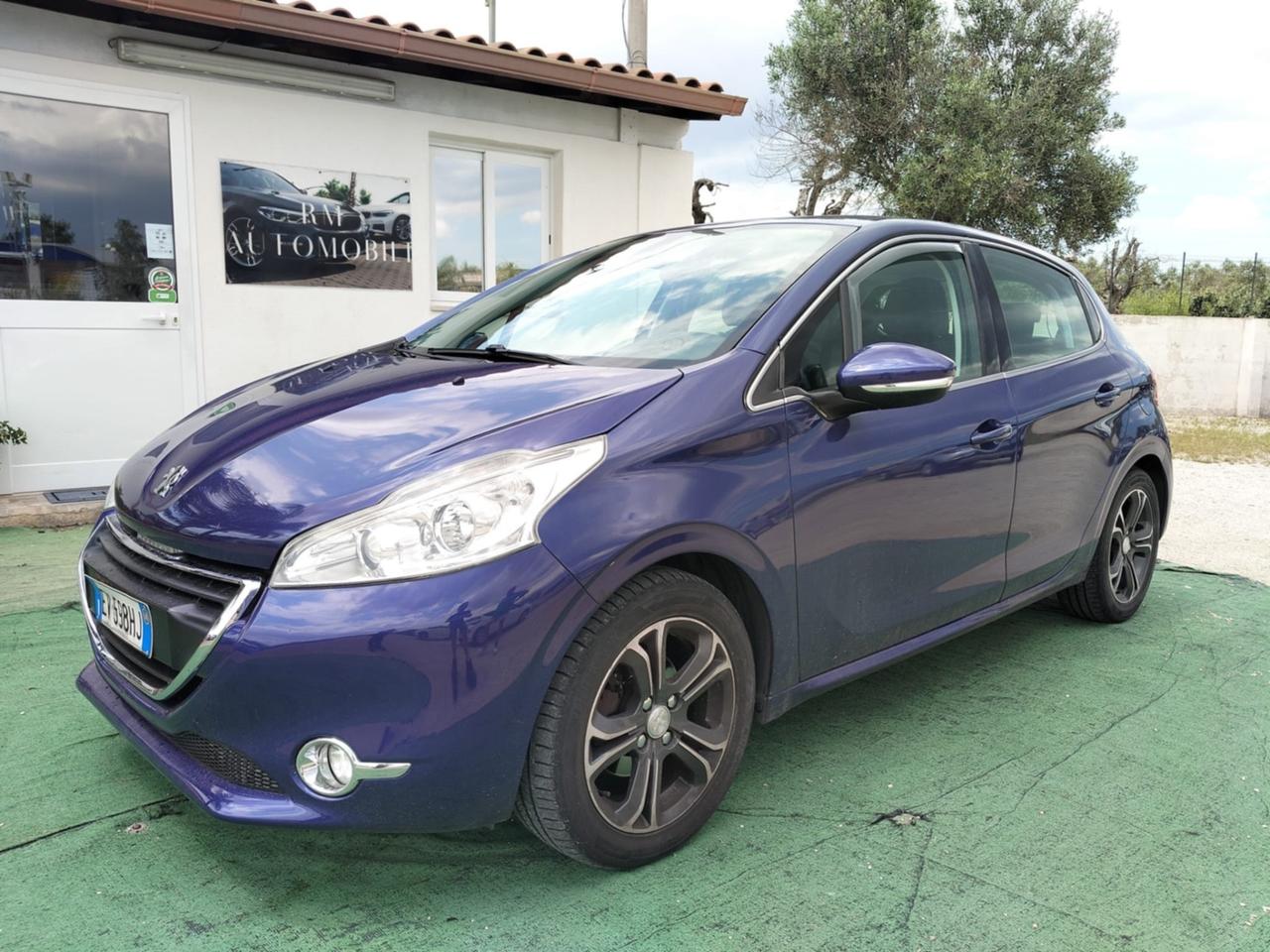 Peugeot 208 1.4 HDi 68 CV 5 porte Allure - 2014