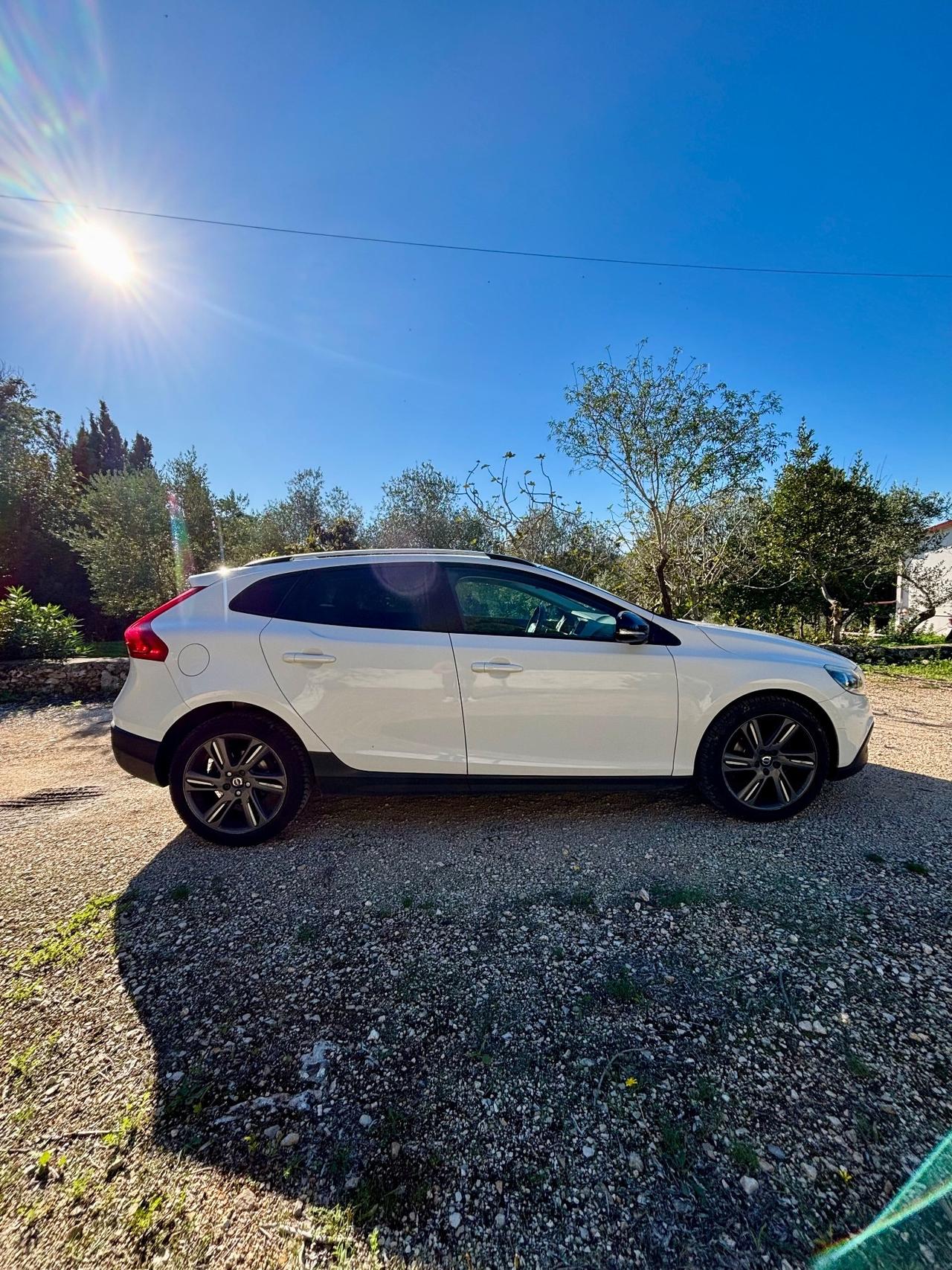 Volvo V40 Cross Country D2 1.6 Summum