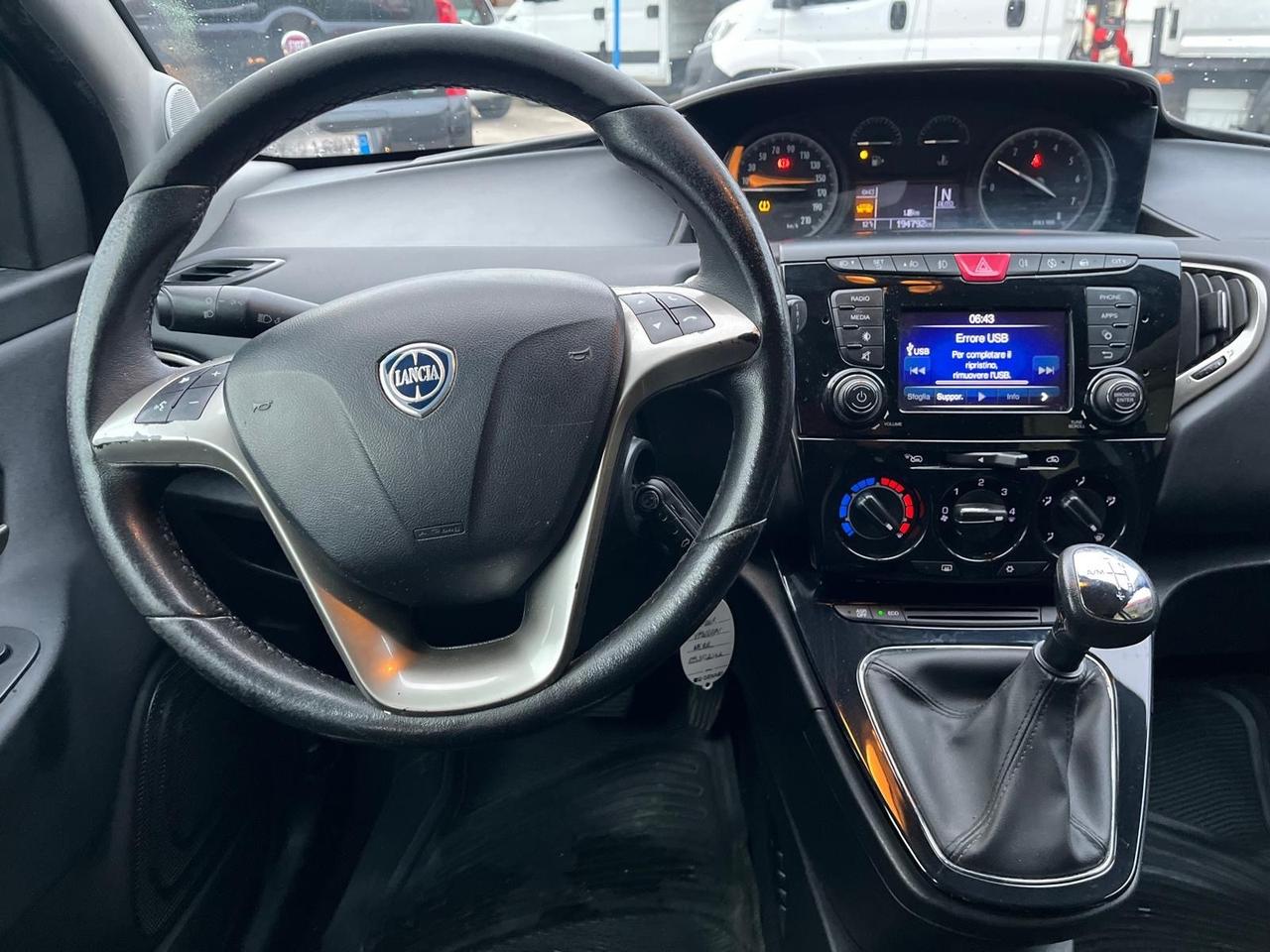 Lancia y 0.9 twinair benz.-cambio automatico-full-2016