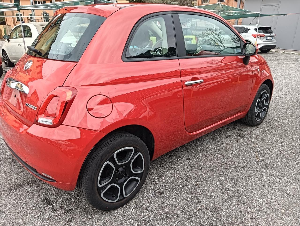 Fiat 500 1.0 Hybrid Red