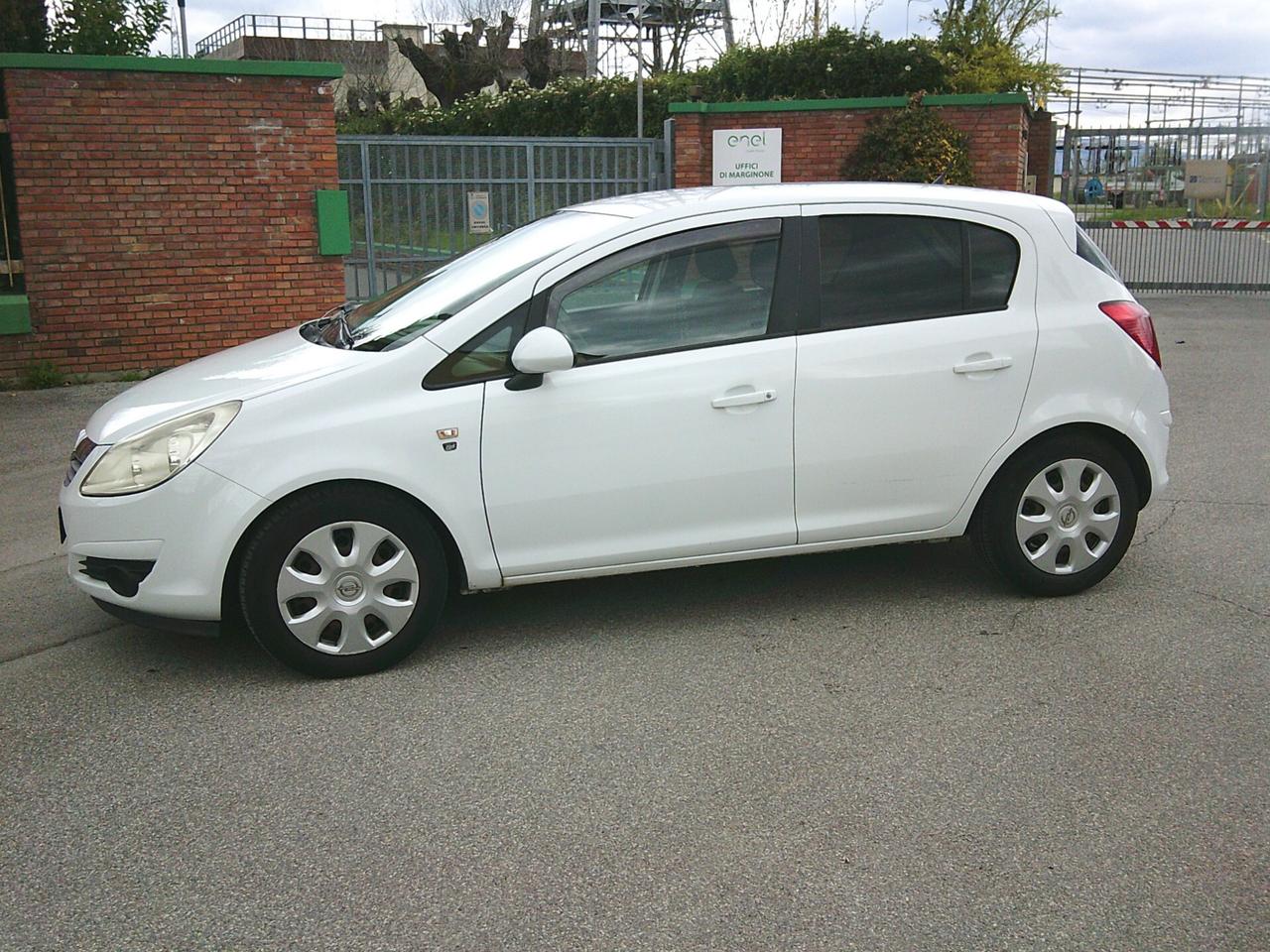 Opel Corsa 1.2 5 porte