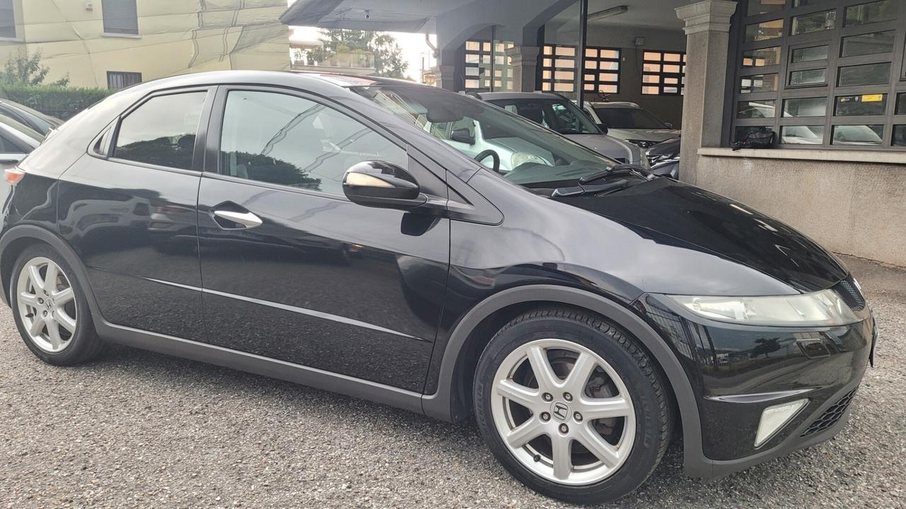 Honda Civic 2.2 i-CTDi 5p. Exclusive