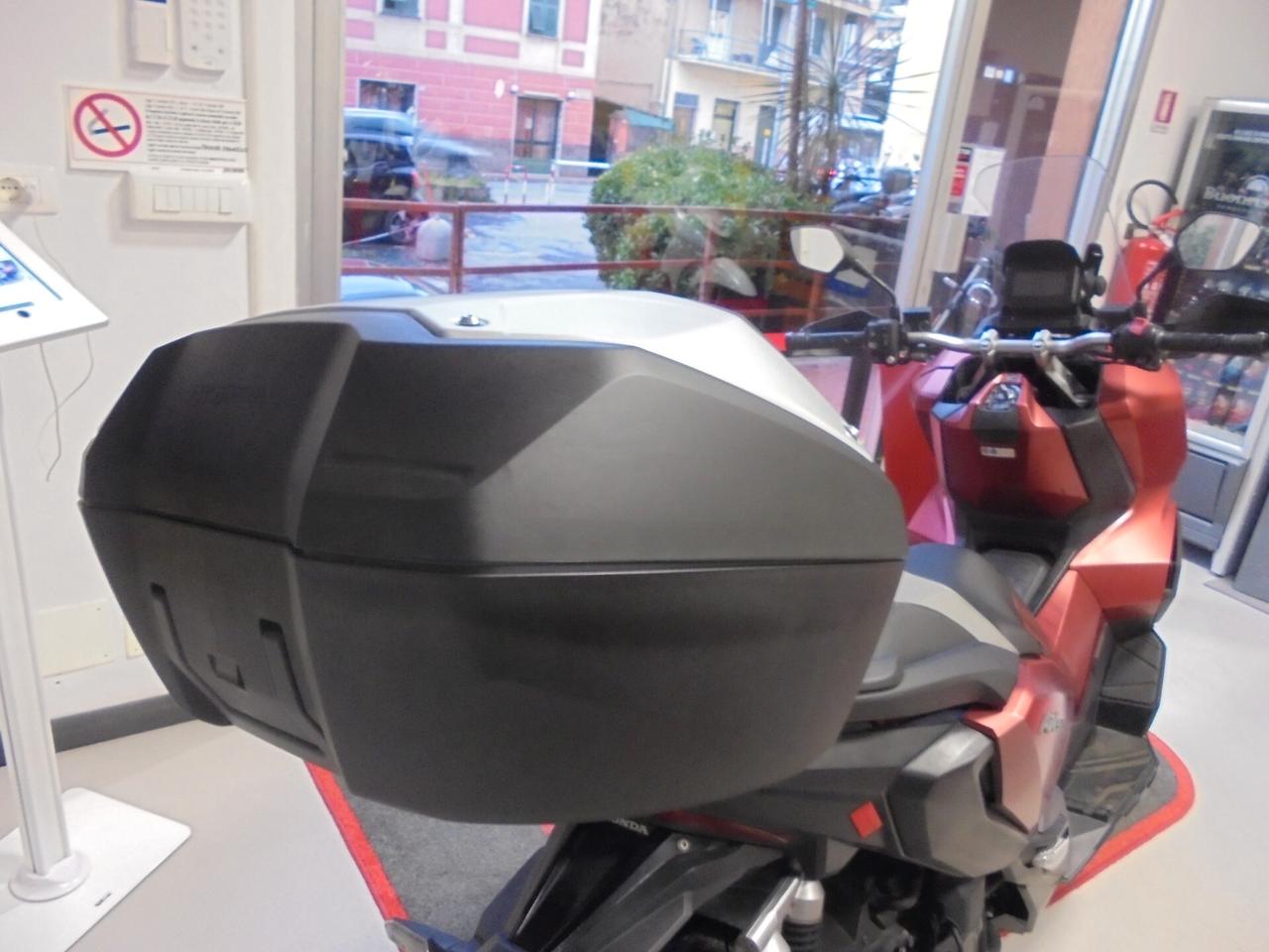 Honda ADV 350 ABS + TCS