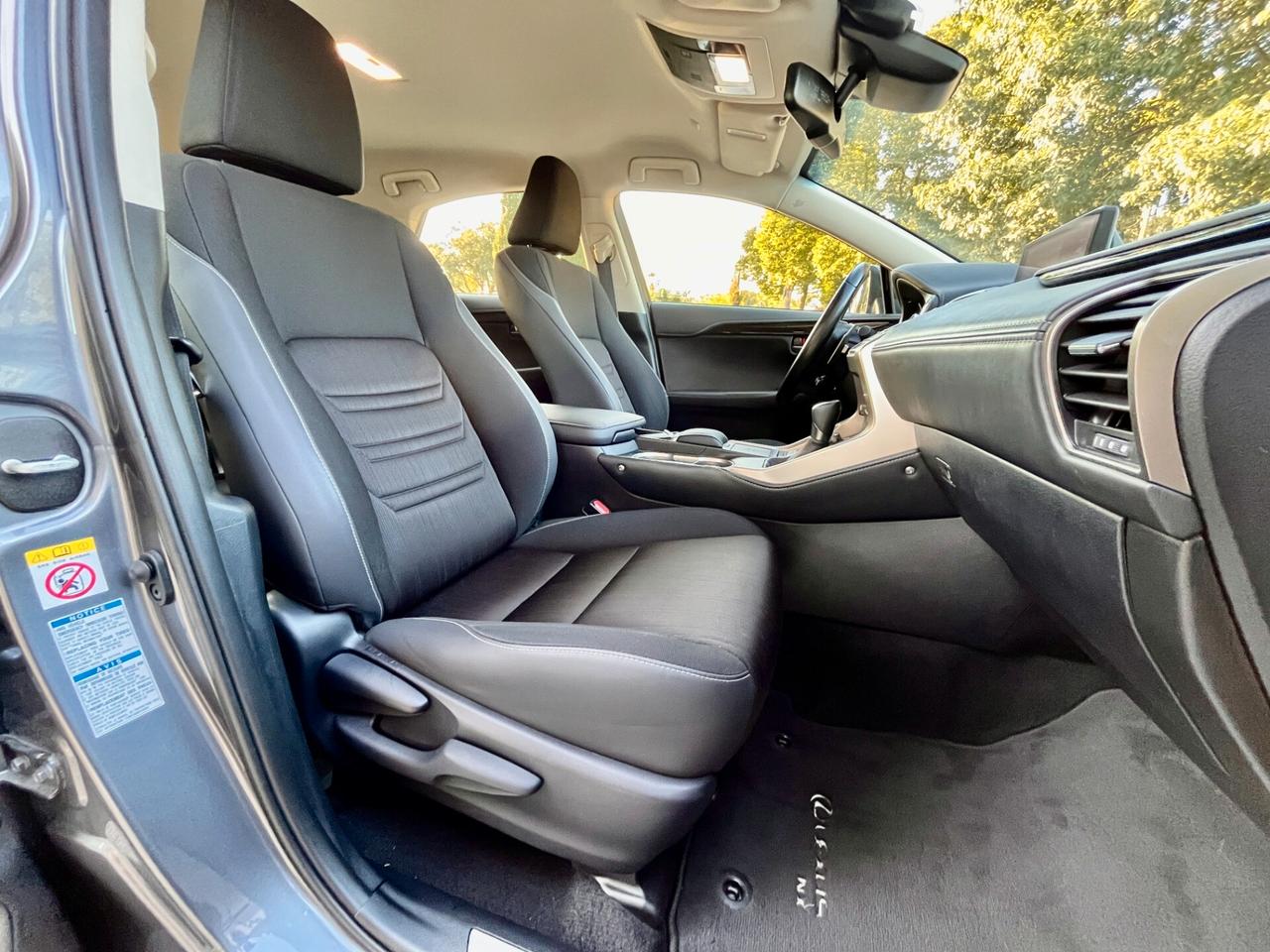 Lexus NX 300h Hybrid 4WD Business
