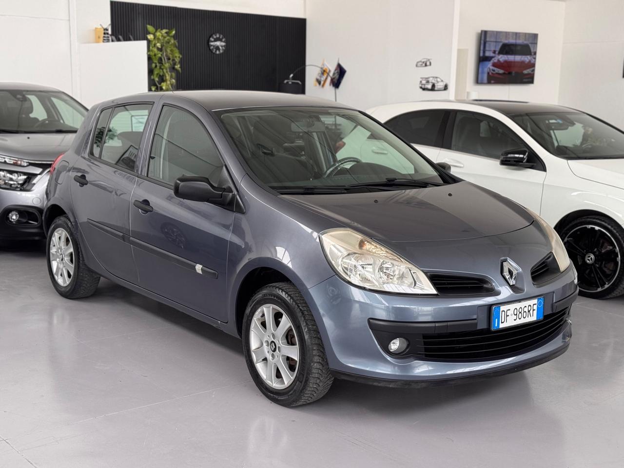 Renault Clio 1.2 16V 5 porte Luxe