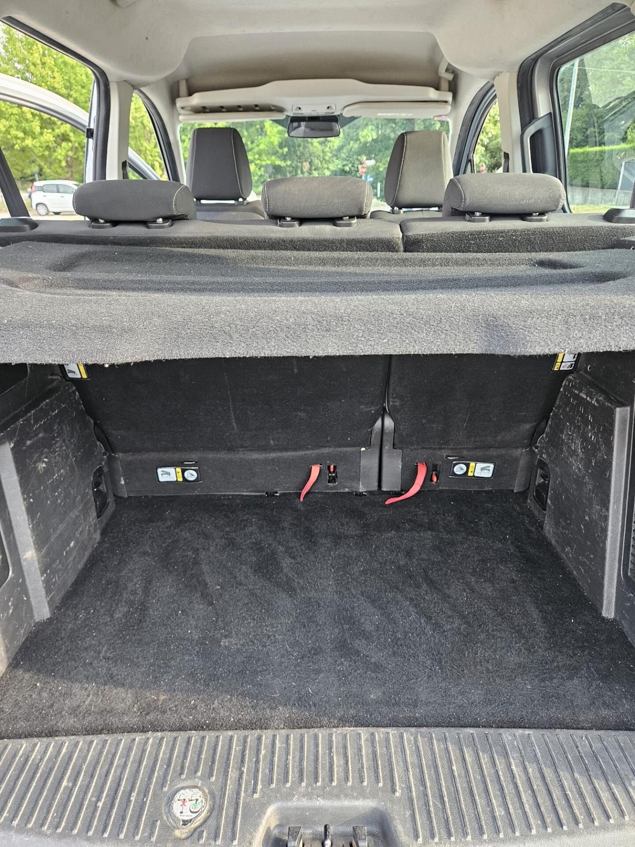 Ford Tourneo Courier 1.5 Titanium