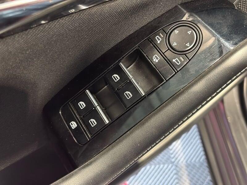 Mazda CX-30 2.0L Skyactiv-G 150cv M Hybrid Exclusive