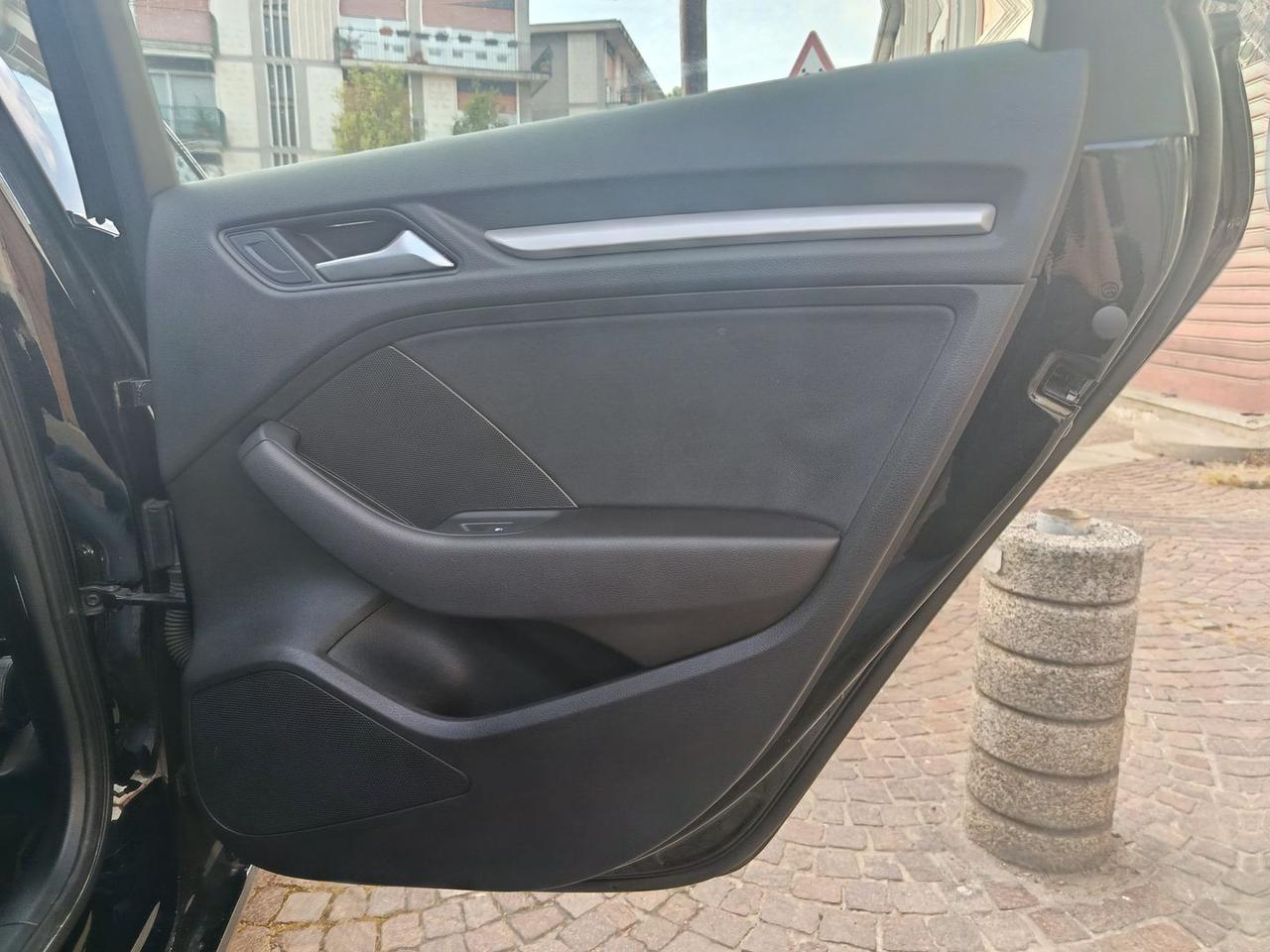 Audi A3 Business 1.6 30 TDI #10427