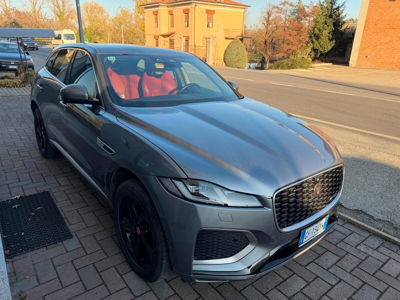 Jaguar F-Pace 2.0 D 163 CV AWD AUT. R-DYNAMIC SE