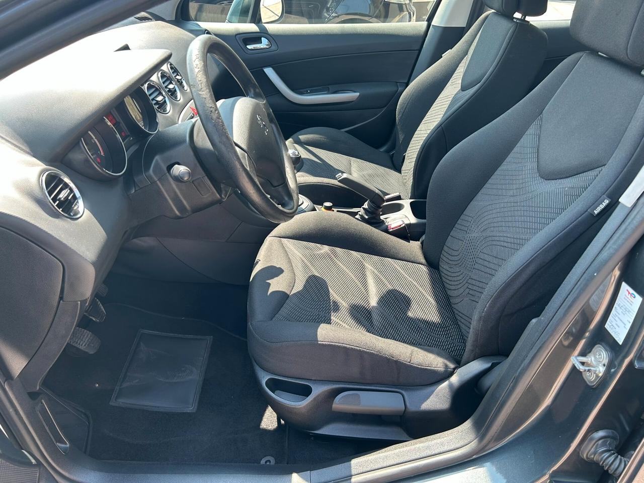 Peugeot 308 1.6 VTi 120CV 5p. - OK NEOPATENTATI