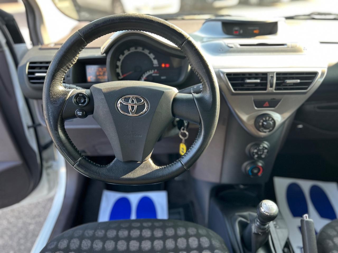 Toyota iQ 1.0 Sol