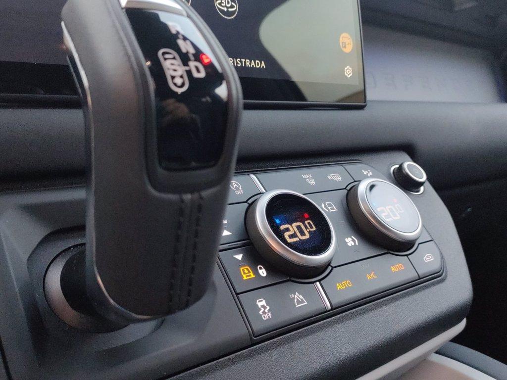 LAND ROVER Defender (2019) LAND ROVER 110 3.0D I6 200 CV AWD Auto X-Dynamic SE del 2025