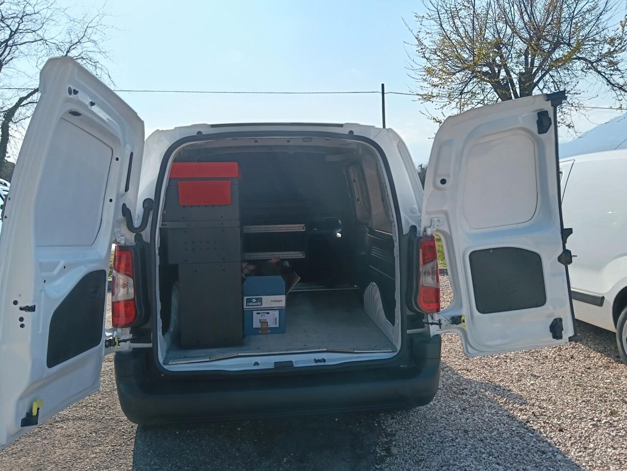 Peugeot Partner BlueHDi 100. Maxi