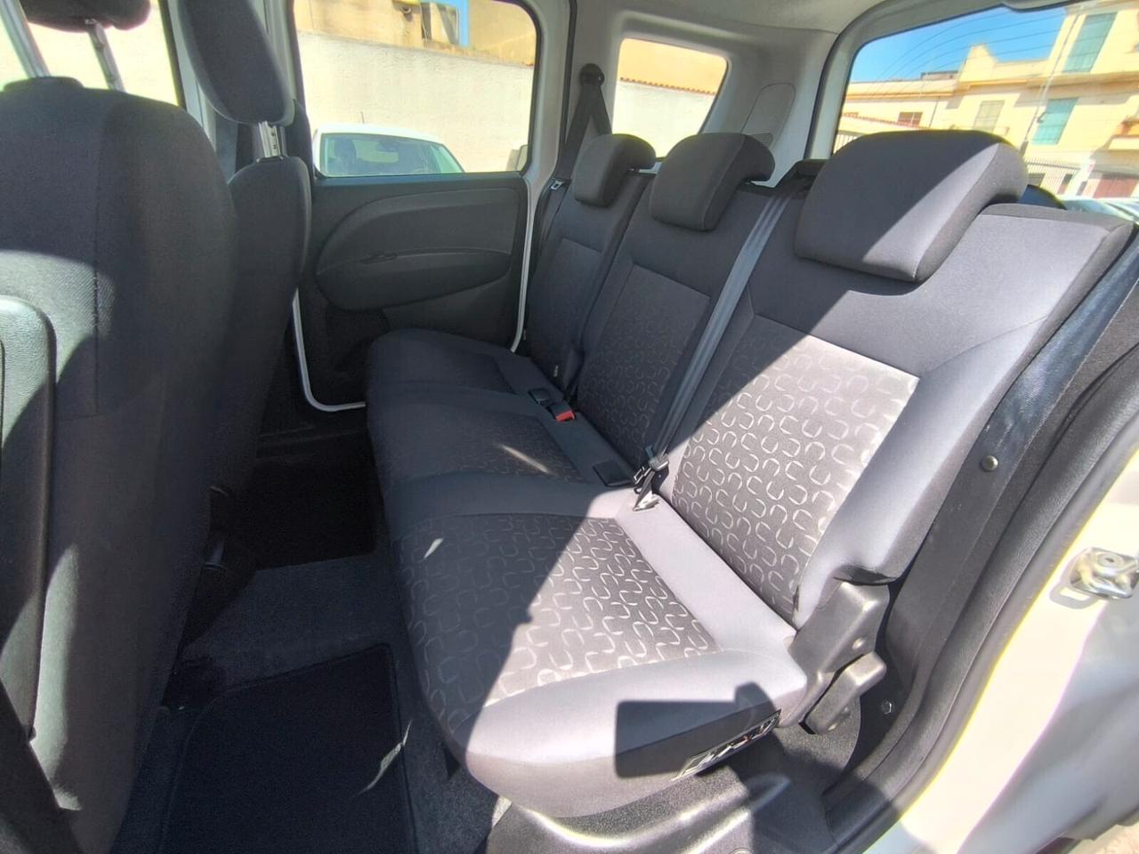 Doblò 1.6 MJT 105 CV Dynamic 5 POSTI 2015