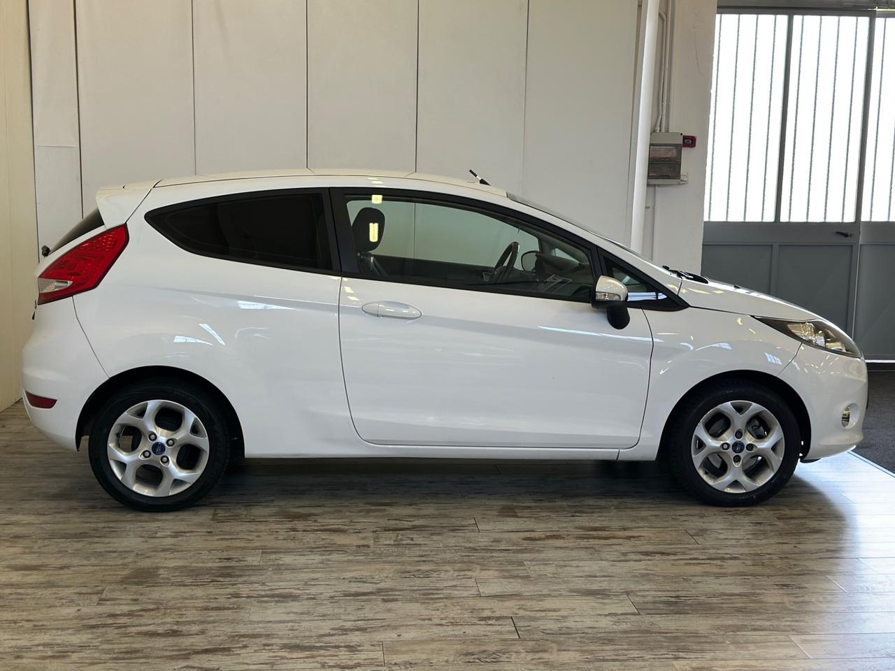 Ford Fiesta 1.4 Benzina - GPL Titanium Ok Neopatentati