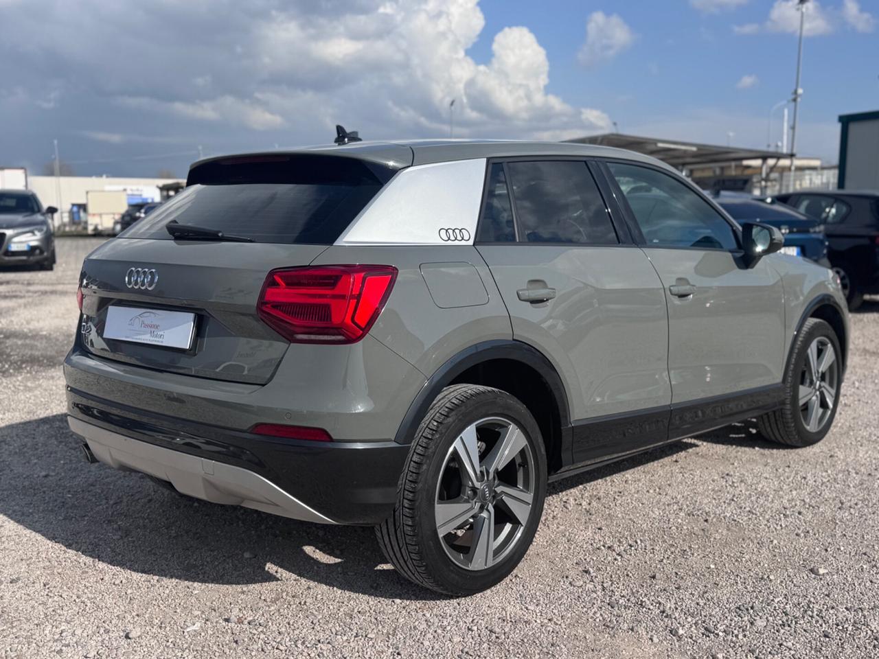 Audi Q2 30 TDI Identity Black