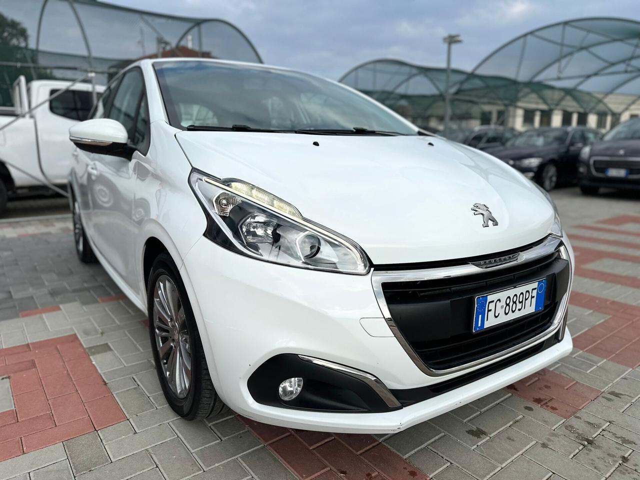 Peugeot 208 1.6d 75CV OK NEOPATENTATI