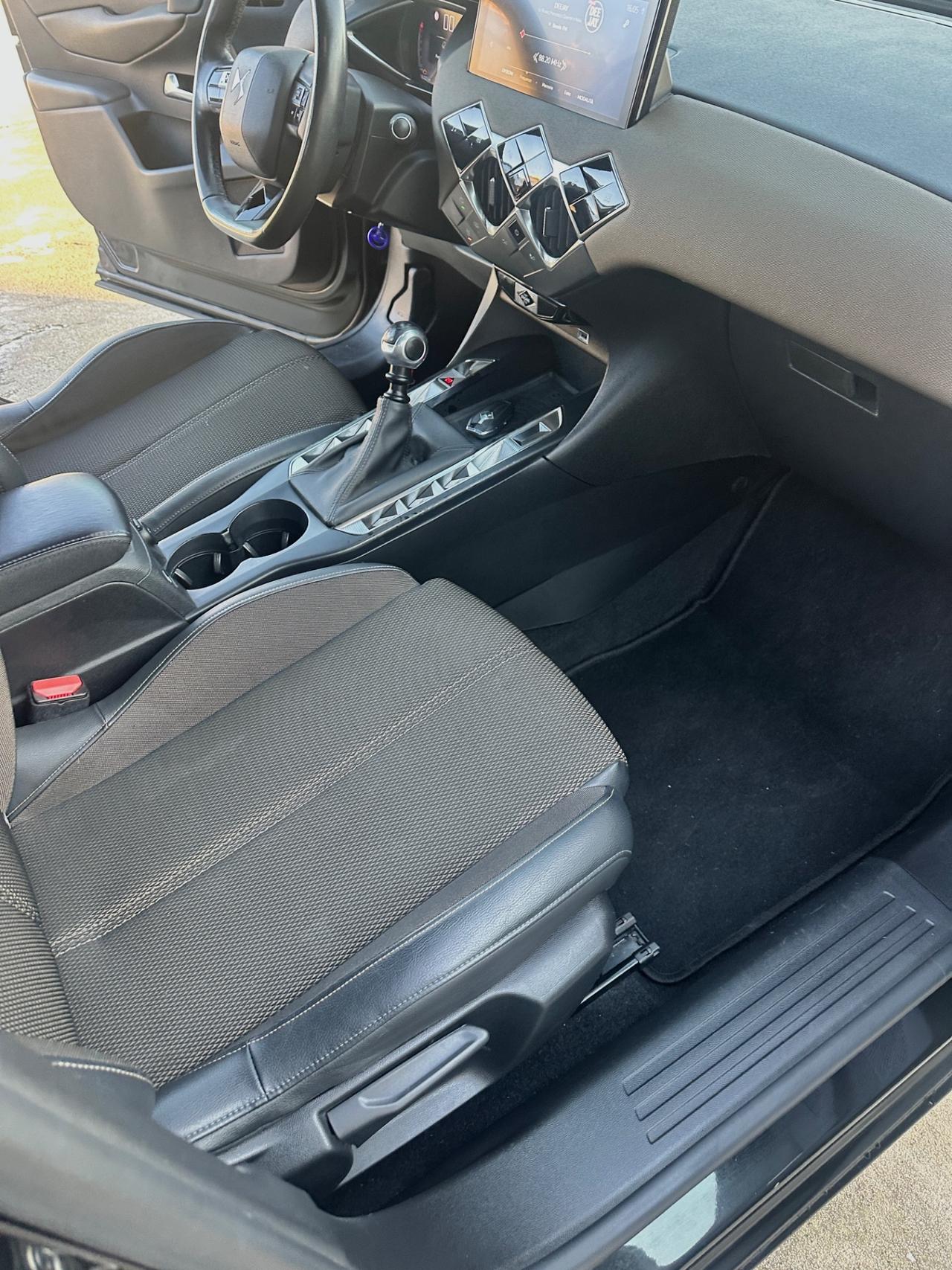 Ds DS3 3 Crossback BlueHDi 100 Performance Line