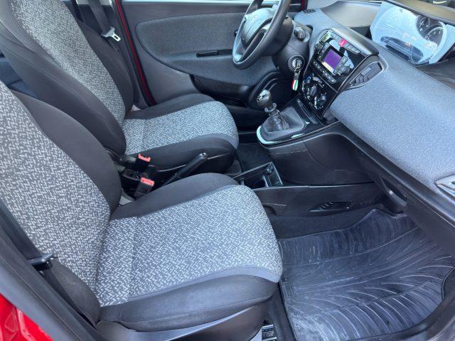 LANCIA Ypsilon 1.0 FireFly 5 porte S&S Hybrid Ecochic Silver