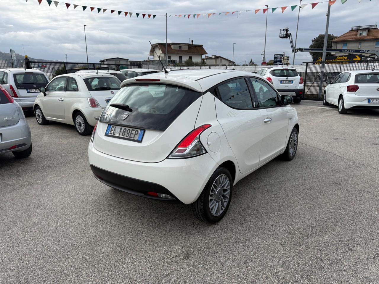Lancia Ypsilon 1.3 MJT 75 CV Unyca