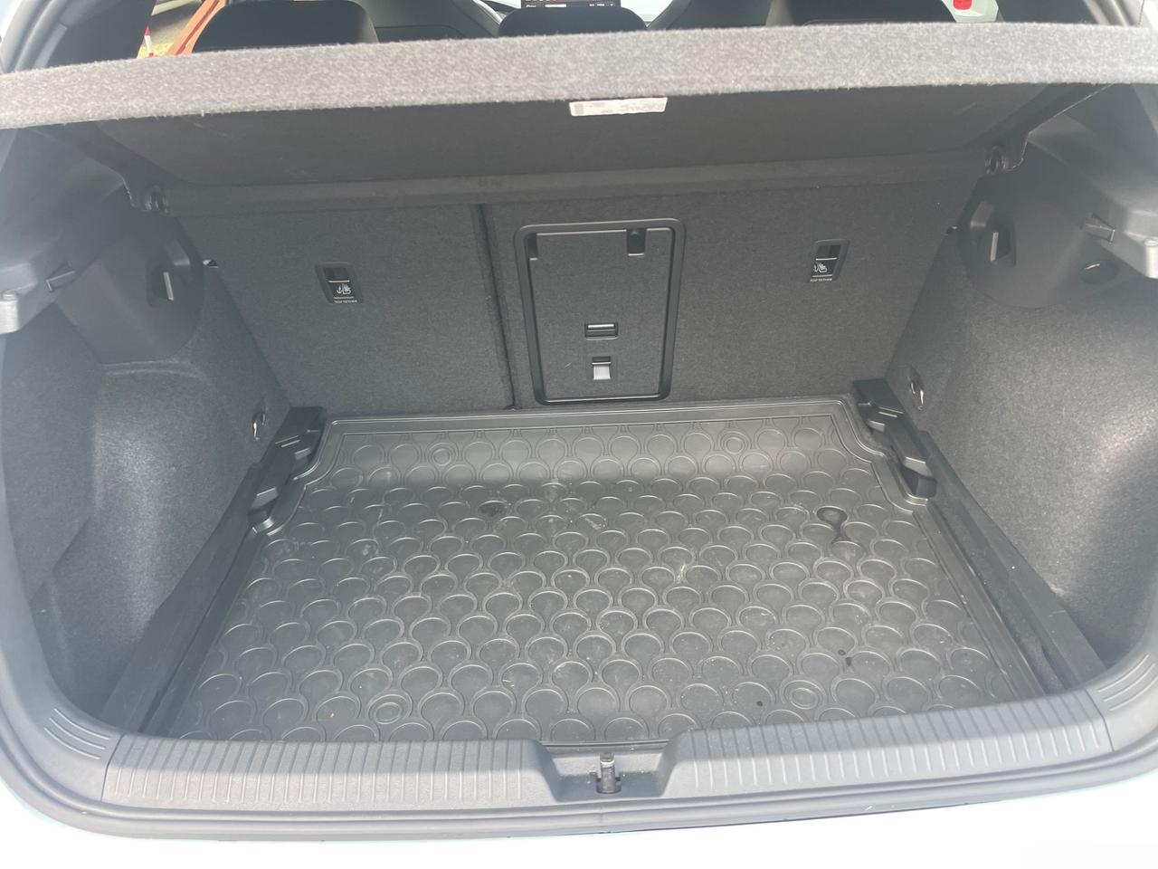 Volkswagen Golf 8.5 R-Line DSG 2.0 TDI 150cv