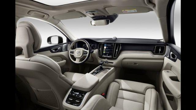 VOLVO XC60 B5 AWD automatico Core