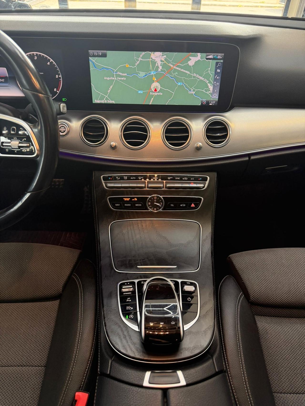 Mercedes-benz E 220 d Auto Premium Plus